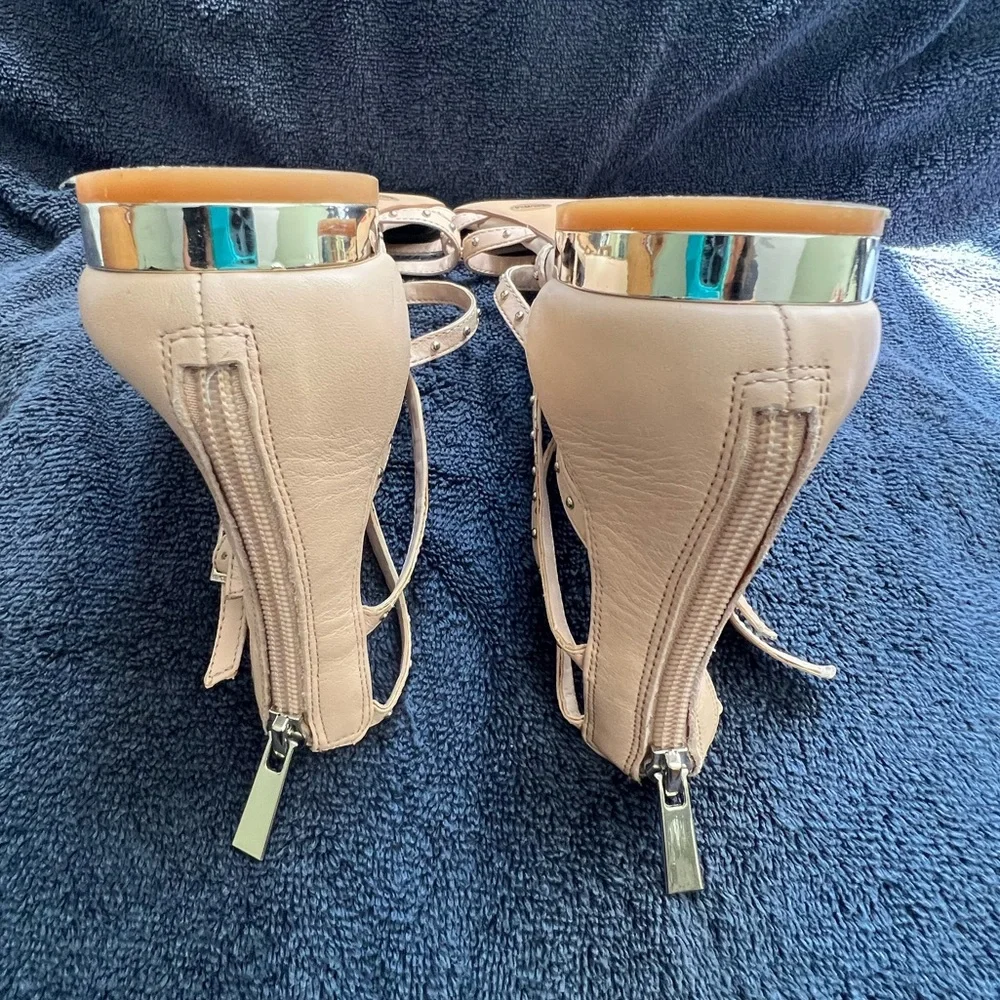 Vince Camuto Hevelli Studded Gladiator Nude Sandal - Size 9/12 - Picture 5 of 9